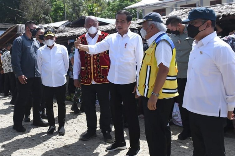 Di Kepulauan Nias, Presiden Jokowi Targetkan Peningkatan Jalan Laehuwa-Ombolata-Tumula-Faekhuna’a Rampung Tahun 2023