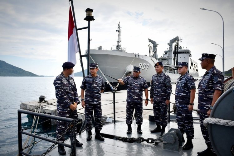 Pangkoarmada RI Tinjau Kesiapan KRI di Laut Natuna Utara