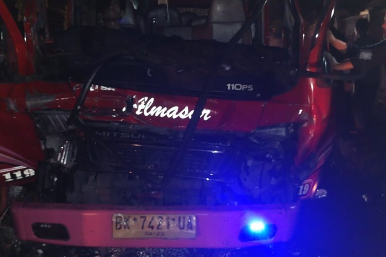 Bus Almasar Tabrak Truk Trado Parkir, Begini Kondisi Sopir dan Penumpangnya
