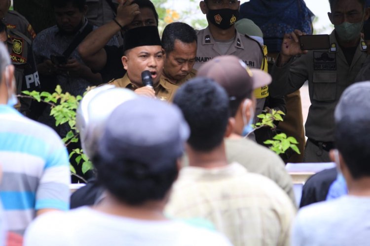 Tidak Mampu Menjawab Keluhan Warga, PLT DLH Labuhanbatu Kabur