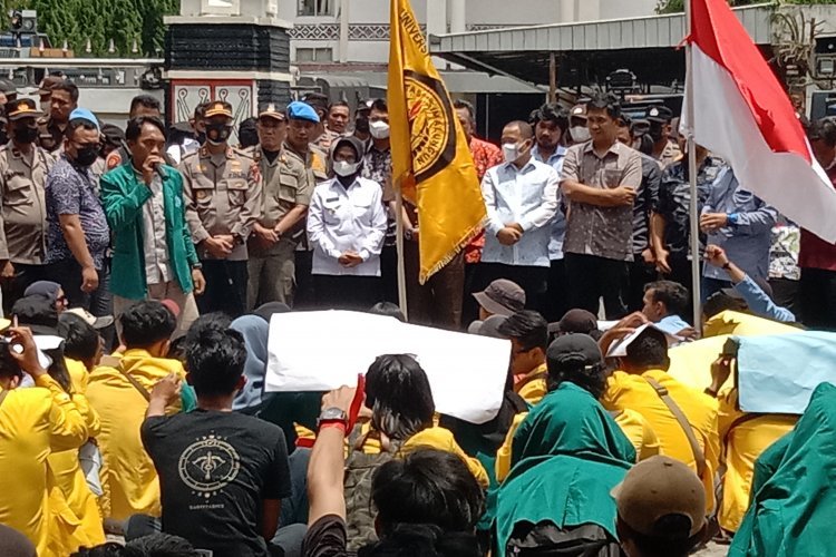 Ketua DPRD Pematang Siantar Sepakat Dengan Tuntutan Mahasiswa