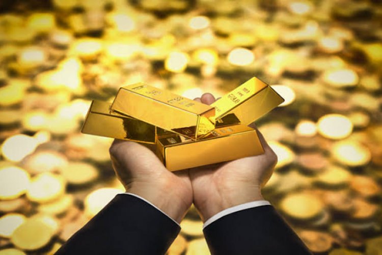 Harga Emas Dunia Menguat di Akhir Minggu