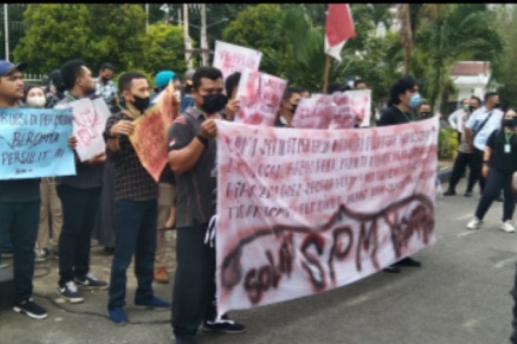 Delapan Bulan tak Digaji, Karyawan PD PHJ Unjuk Rasa