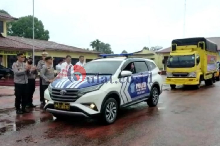 Kapolres Dairi Lepas Truk Pengangkut Bantuan Korban Gempa Bumi Ke Taput