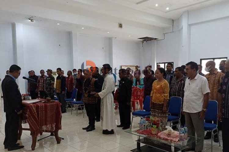 Lamber Koban Dilantik Jadi Dirut PDAM Lembata, Penjabat Bupati Harapkan Perubahan