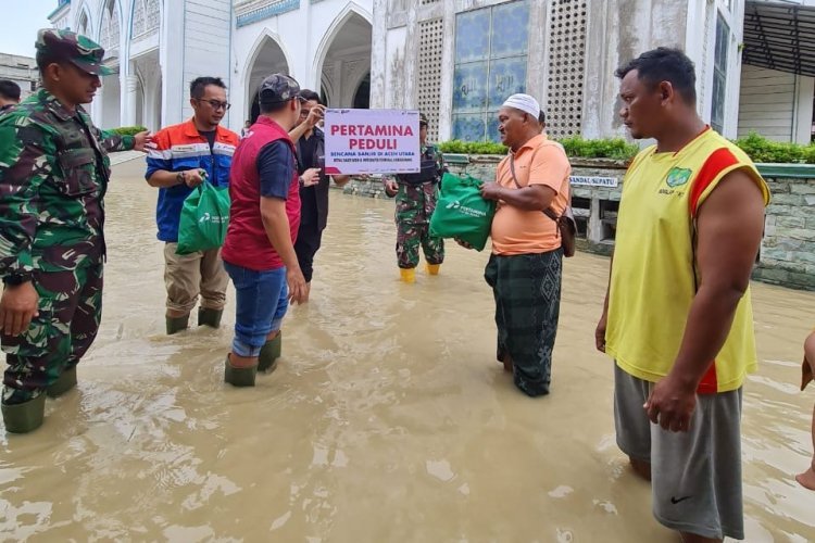 Pertamina Patra Niaga Regional Sumbagut Salurkan Bantuan Korban Banjir di Aceh Utara