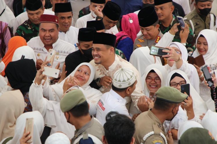 Warga Antusias Ikuti Peringatan Maulid Nabi yang Digelar Pemko Medan