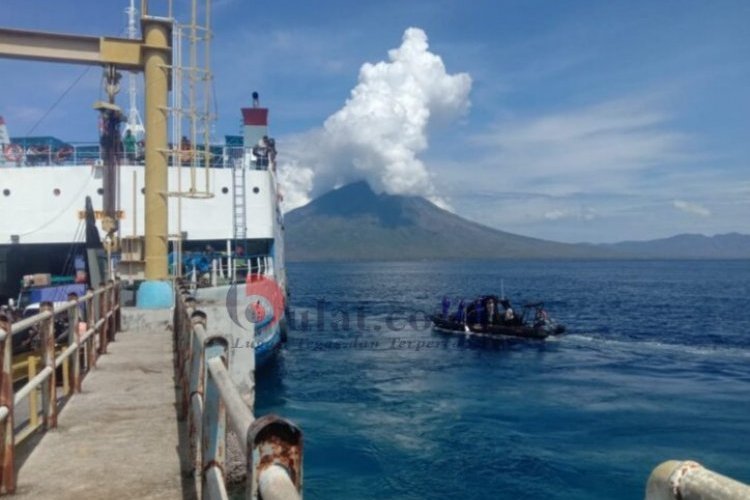 Pemuda Lembata yang Nekat Lompat Ke Tengah Laut dari Atas KM Ranaka Diduga Stres