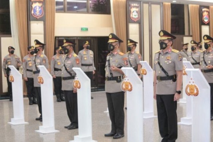 Lantik 9 Kapolda dan 7 PJU, Kapolri: Kembalikan Kepercayaan Masyarakat Terhadap Polri