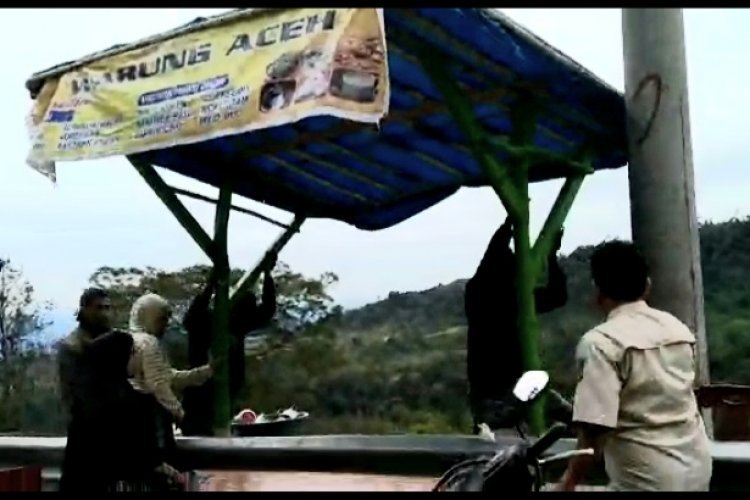 Kerap Menggunakan Badan Jalan, PKL Tikungan Amoy Sibolangit Ditertibkan
