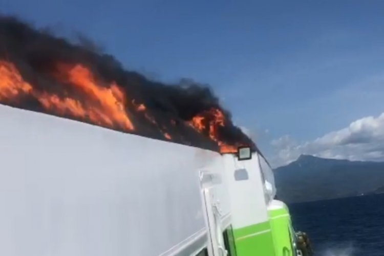 Kapal Cepat Tujuan Kupang-Alor di NTT Terbakar Ditengah Laut