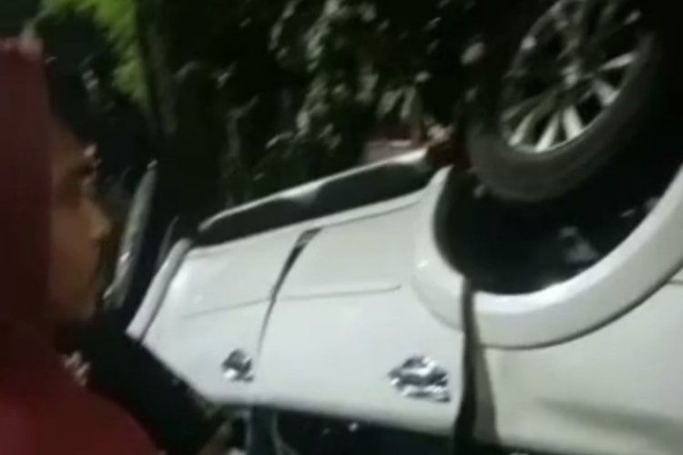 SUV Kontra Mini Bus di Medan, Korban Dilarikan ke Rumah Sakit