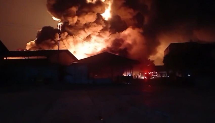 Dua Pabrik Getah dan 17 Rumah di Kisaran Terbakar