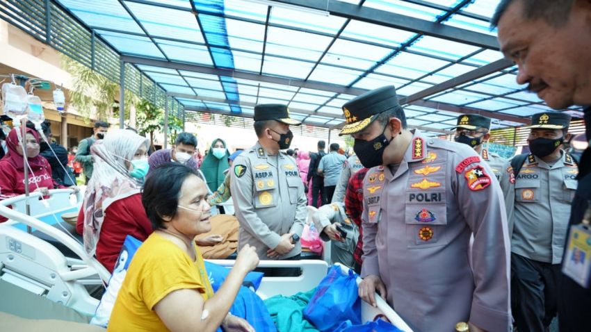 Tinjau Korban Gempa Bumi Cianjur, Kapolri: Pastikan Warga dapat Bantuan Maksimal