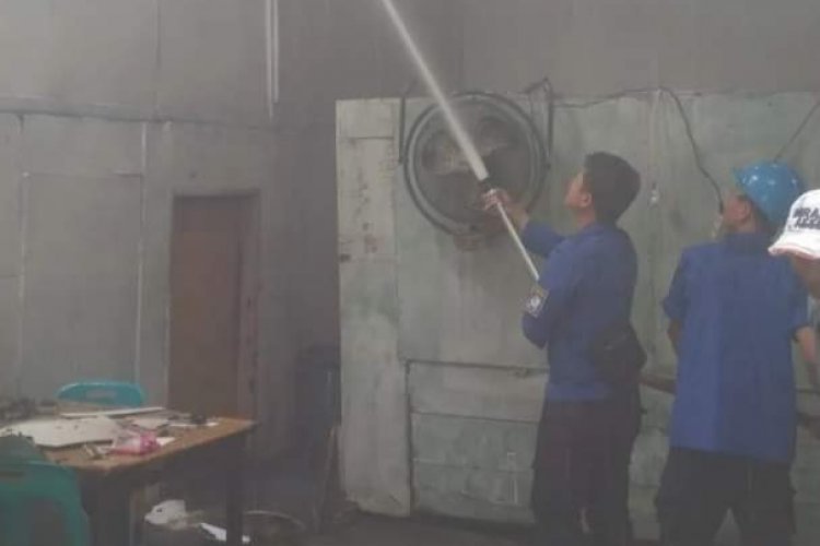 Warung Nasi Depan Komplek Cemara Asri Hangus Terbakar