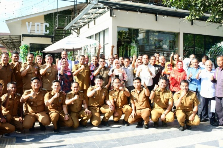 Temu Kangen Pensiunan Pejabat Pemkab, Bupati: Silaturahmi Adalah Budaya yang Harus Tetap Dipertahankan