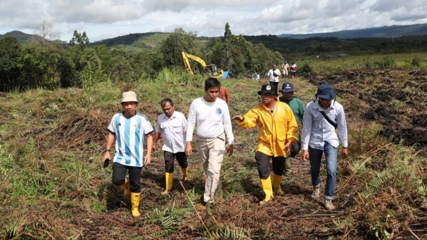 Jelang Penanaman Perdana, Utusan Khusus Menko Marves RI Tinjau Areal Food Estate di Pakpak Bharat