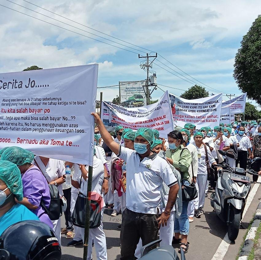 Nakes Berencana Long March ke Kantor Bupati Flotim Terkait Dana Rp5,6 Miliar