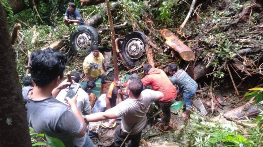 Identitas Supir Truk CPO yang Terjun ke Jurang, Berhasil Ditemukan Tim Evakuasi