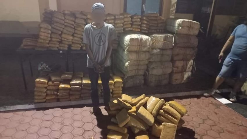 Diduga Bawa Ganja Lebih 1 Ton, Polisi Amankan Mobil Box di Simpang Pos Medan