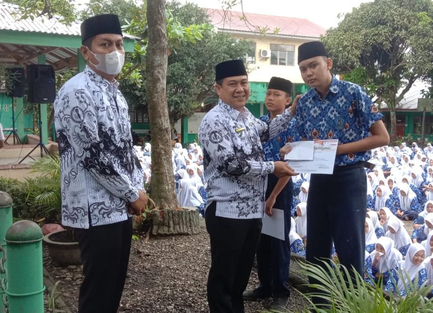 Siswa MTSN 1 Labuhanbatu Raih Juara Kompetisi Insight Sadewa Cup Se-indonesia