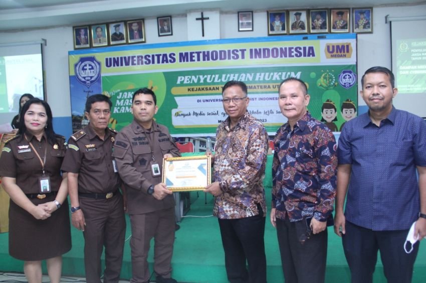 Jaksa Masuk Kampus UMI Medan, Sosialisasikan Dampak Media Sosial Dan Sanksi Hukumnya