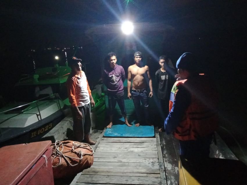 Perketat Pengawasan, Sat Polairud Polres Tanjung Balai Memeriksa Kapal Tanpa Nama