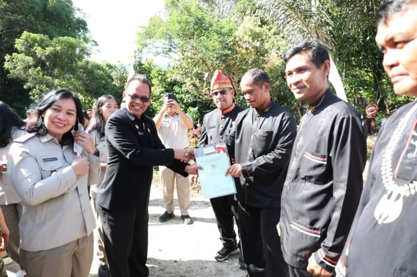 Ratusan Sertifikat Dibagikan Kepada Masyarakat Dalam Pencanangan Gemapatas di Pakpak Bharat