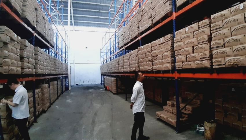 Satgas Pangan Temukan 7.000 Kardus Minyakita Ditimbun di Medan