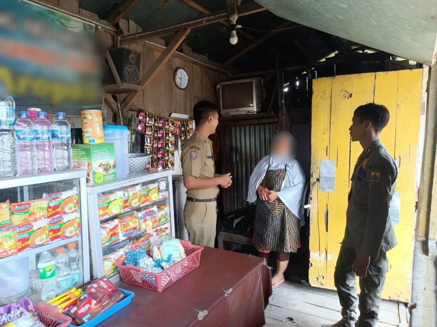 Warung Makan Dihimbau Menutup Jendelanya dengan Kain Korden Selama Ramadan