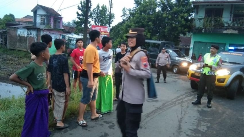 Anak Remaja Lari Tunggang Langgang Lihat Polsek Kalibagor dan Sokaraja Razia Petasan