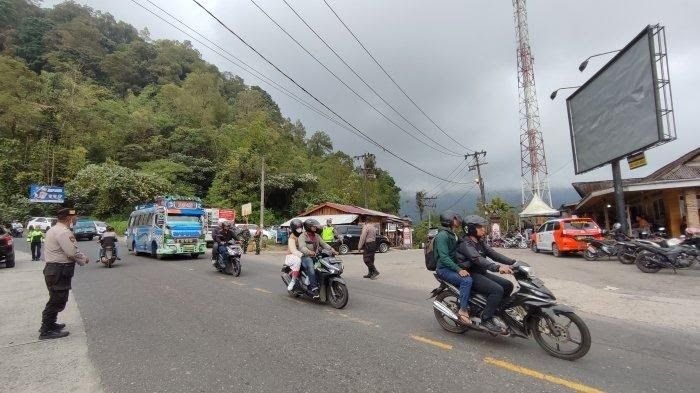 Sempat Diblokir Warga, Akses Jalan ke Sidebuk - Debuk Dibuka Kembali