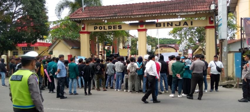Minta Tutup Lokasi Judi, Seratusan Mahasiswa Geruduk Polres Binjai