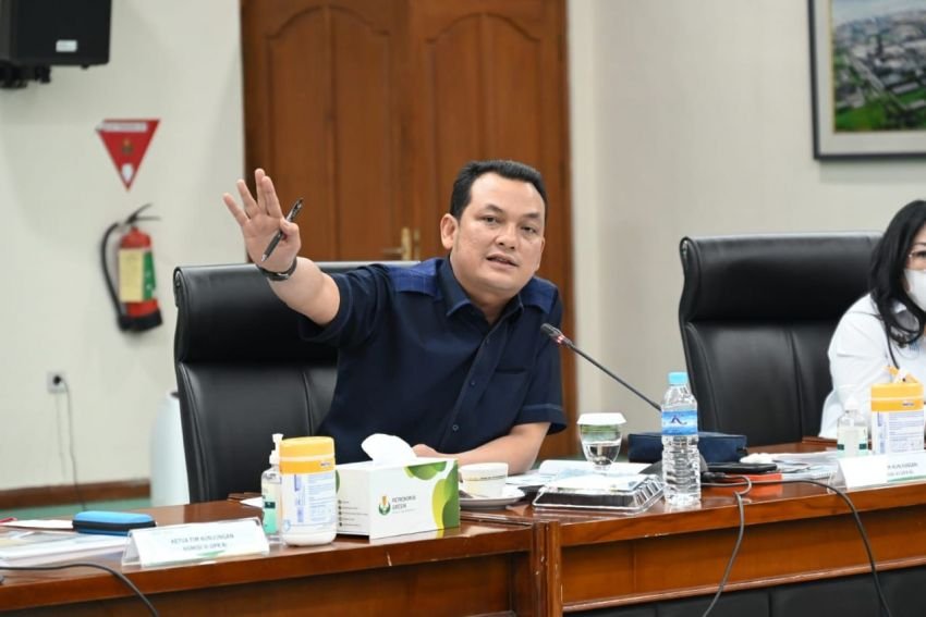 Martin Manurung Minta Pertamina Evaluasi Seluruh Kilang dan Depo