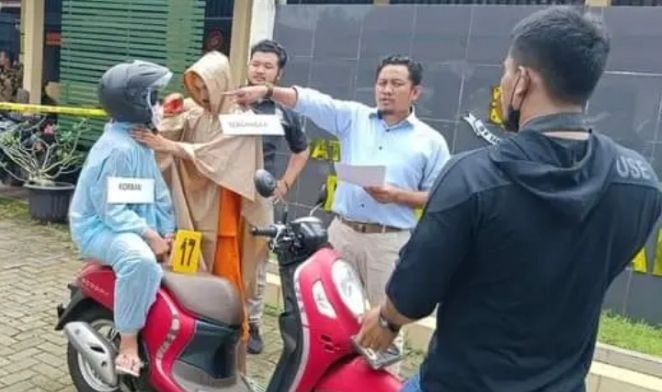 Rekontruksi Pembunuhan Wanita di Kebun Singkong Digelar