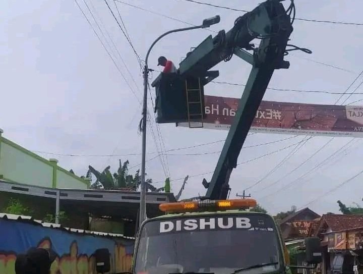 Terjadi Pencurian Suku Cadang Penerangan Jalan Umum di Pekalongan