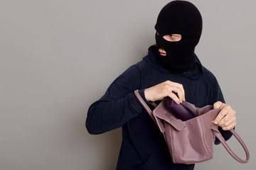 Nekad Jambret Handphone Dipinggir Jalan, Dua Pelaku Babak Belur Dipermak Massa