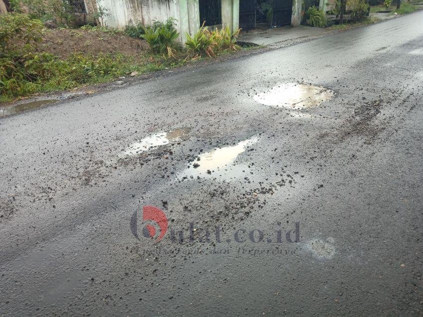 Baru Diaspal Sehari, Jalan di Medan Denai Sudah Berlubang