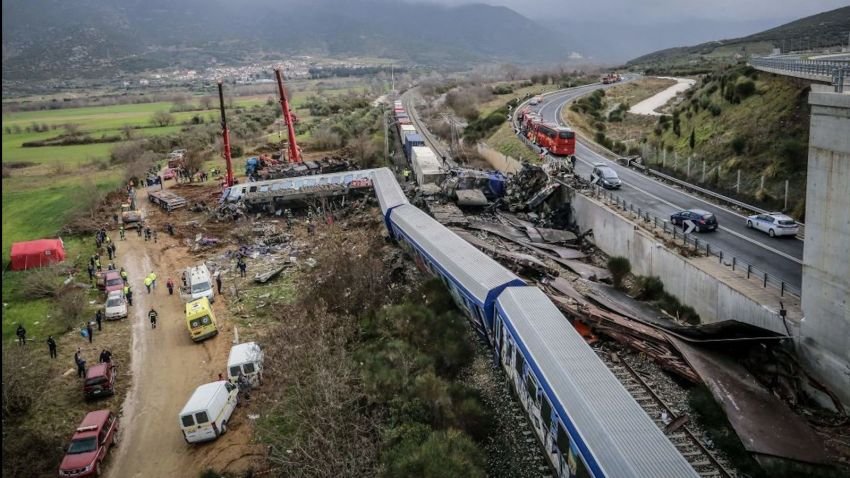 Kecelakaan Kereta Api Tewaskan 43 Orang di Yunani