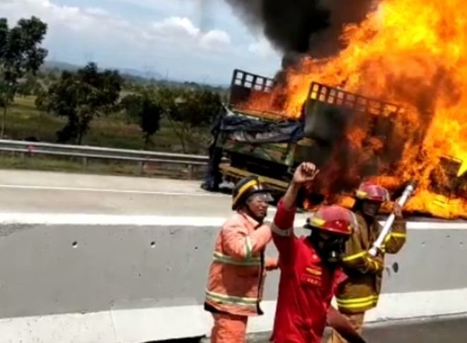 Regu Damkar Pemalang: Jinakan Api Bagaikan Neraka di Bulan Puasa