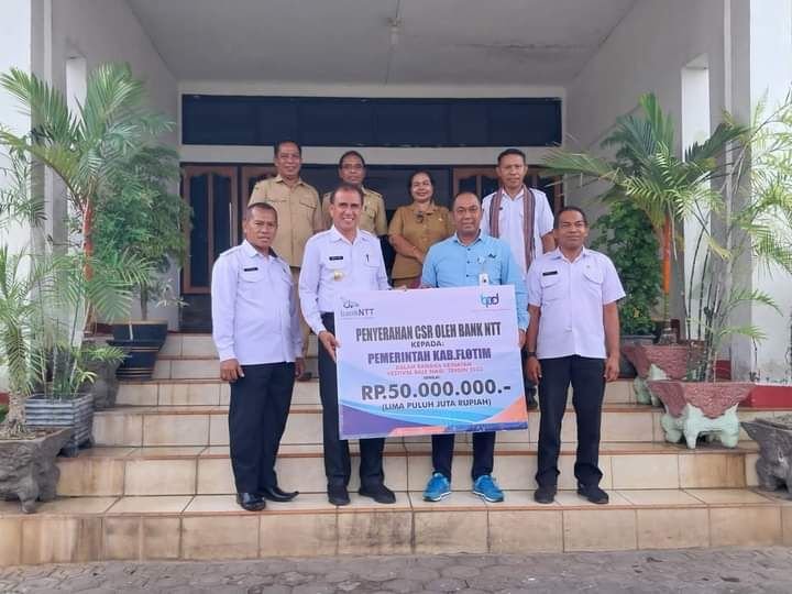 Dukung Festival Bale Nagi, Bank NTT Serahkan Bantuan Rp 50 Juta ke Pemda Flores Timur