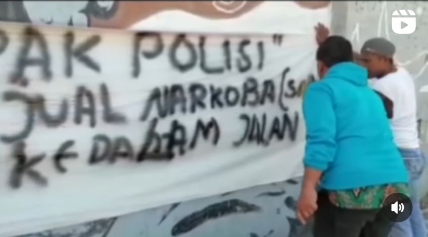 Kesal Tak Ada Tindakan, Warga Pasang Sepanduk Jual Narkoba