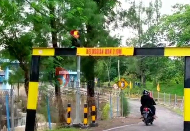 Apa Fungsi Lampu Merah di Atas Bendungan Sungapan?