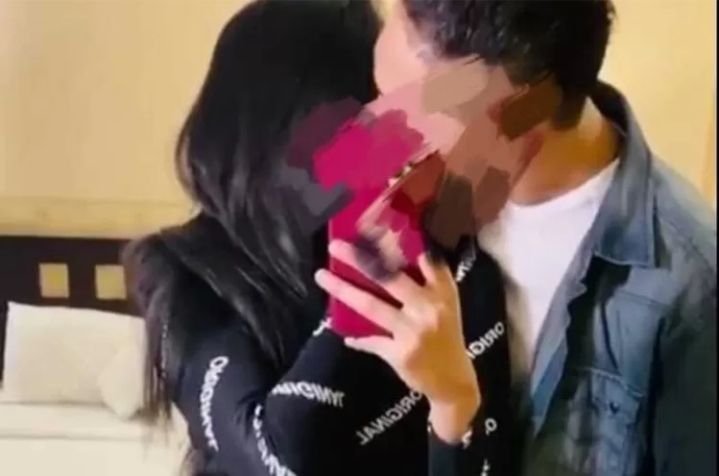 Diduga Seorang Selebgram Kota Kupang Pamer Ciuman, 'Sabda' Netizen&nbsp;Bertebaran