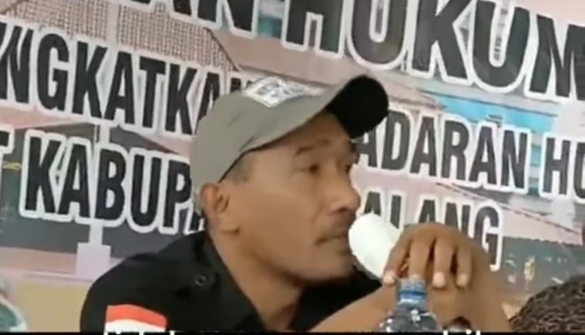 Tak Mau Mencalonkan Kembali Jadi Kades, Warga Gelar Protes, Ternyata Ini Penyebabnya
