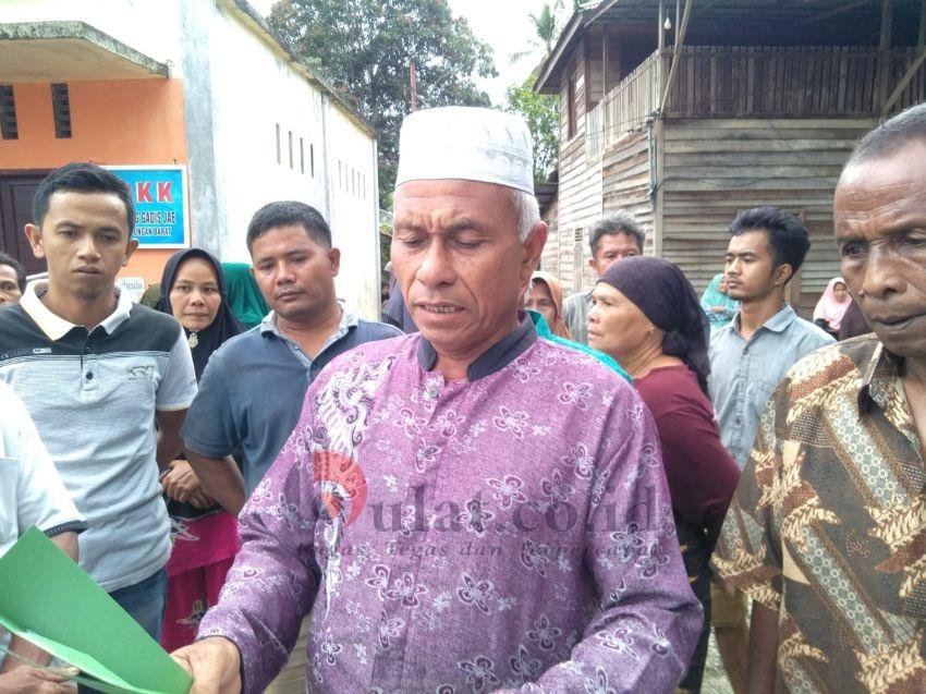 Warga Desa Batang Gadis Jae Madina Tolak Paryati Ningsih Sebagai Pj Kades