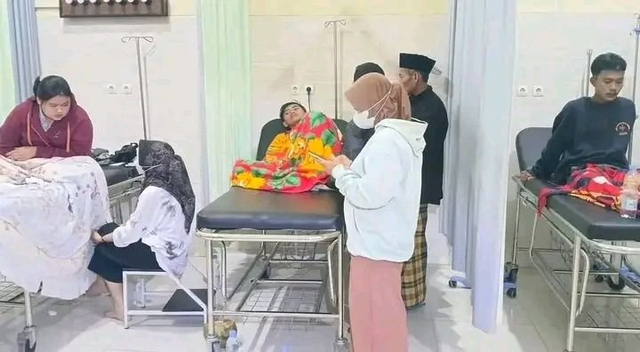 Puluhan Warga Keracunan Makanan Usai Menyantap Makanan Buka Puasa Bersama