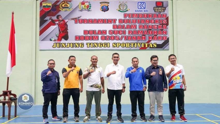 Wabup Karo Pimpin Upacara Open Turnamen Bulu Tangkis