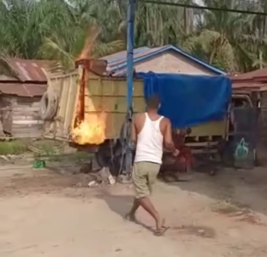 Viral, Ratusan Tabung Gas 3 Kg Terbakar dan Meledak di Labura