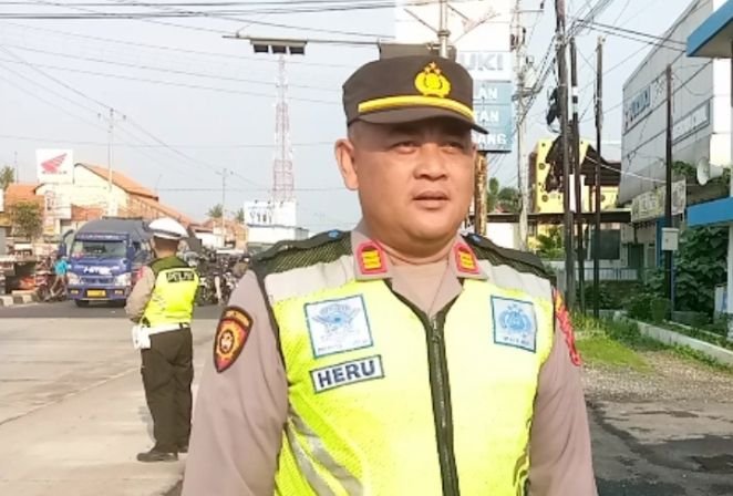 Arus Lalulintas H - 4 di Simpang TL Blandong Comal Pemalang Terpantau Lancar Meski Sudah Ada Lonjakan Kendaraan